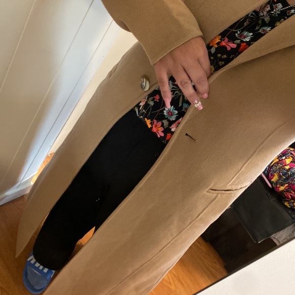 ๐ฅ๐๐ HOST PIC ๐๐๐ฅJoie Wool Trench Coat SZ Med Tan color 1 button closure - Picture 11 of 17